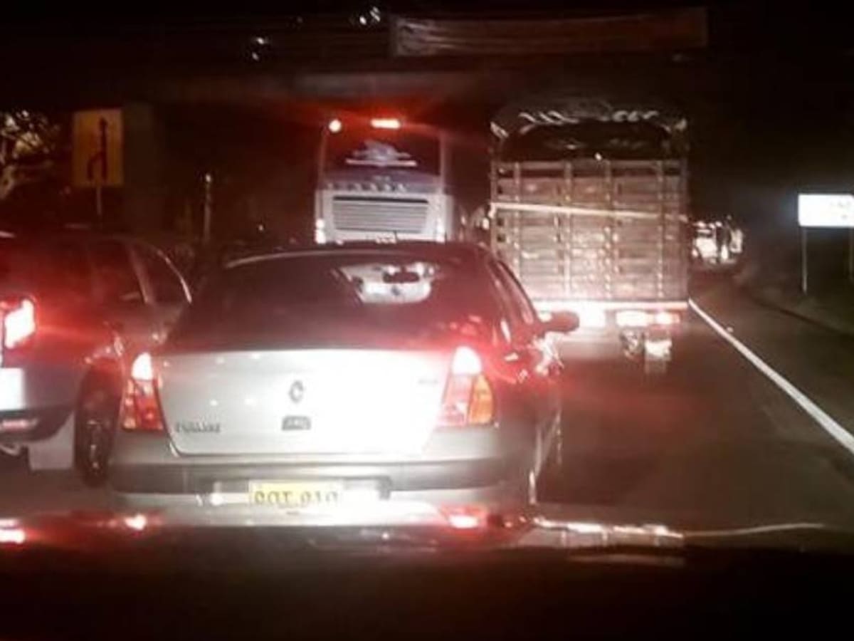 Colapsada la vía entre Bogotá y Girardot