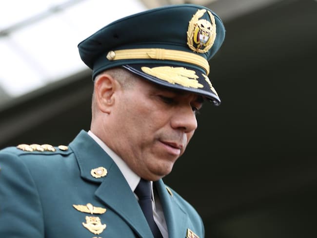 Piden la renuncia del comandante del Ejército por trinos contra Petro