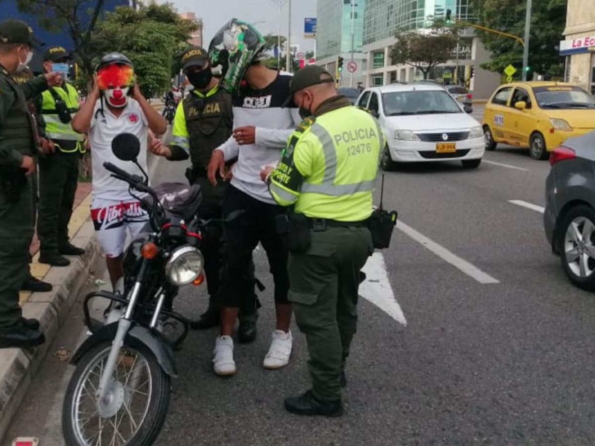 Policía reporta varios sancionados por participar en caravanas