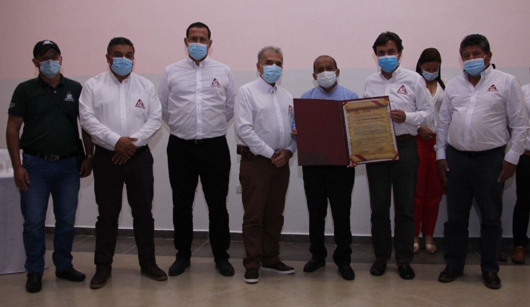 Un total de 25 Alcaldes comprometidos, con el desarrollo y bienestar a las comunidades cafeteras del Huila.
