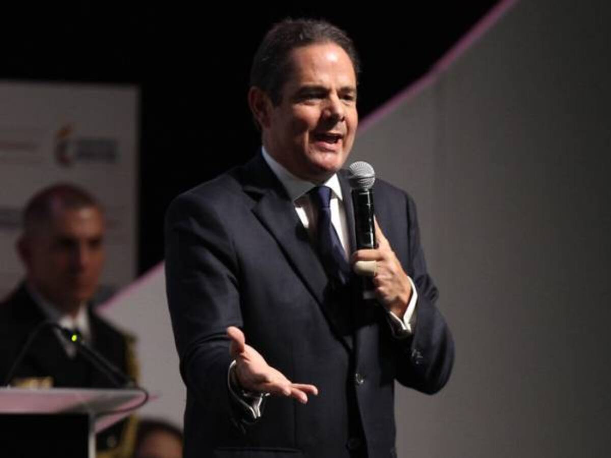En Cambio Radical aceptan estrategia de Vargas Lleras de distanciar del partido su candidatura presidencial