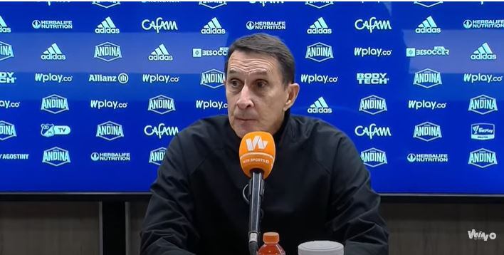 Alexandre Guimaraes en rueda de prensa post partido Millonarios vs. América. / Foto: Win Sports