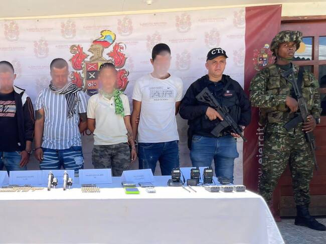 Ejército y CTI capturan a cuatro presuntos integrantes del Gao Clan del Golfo en zona rural de Antioquia/ Foto: Cortesía