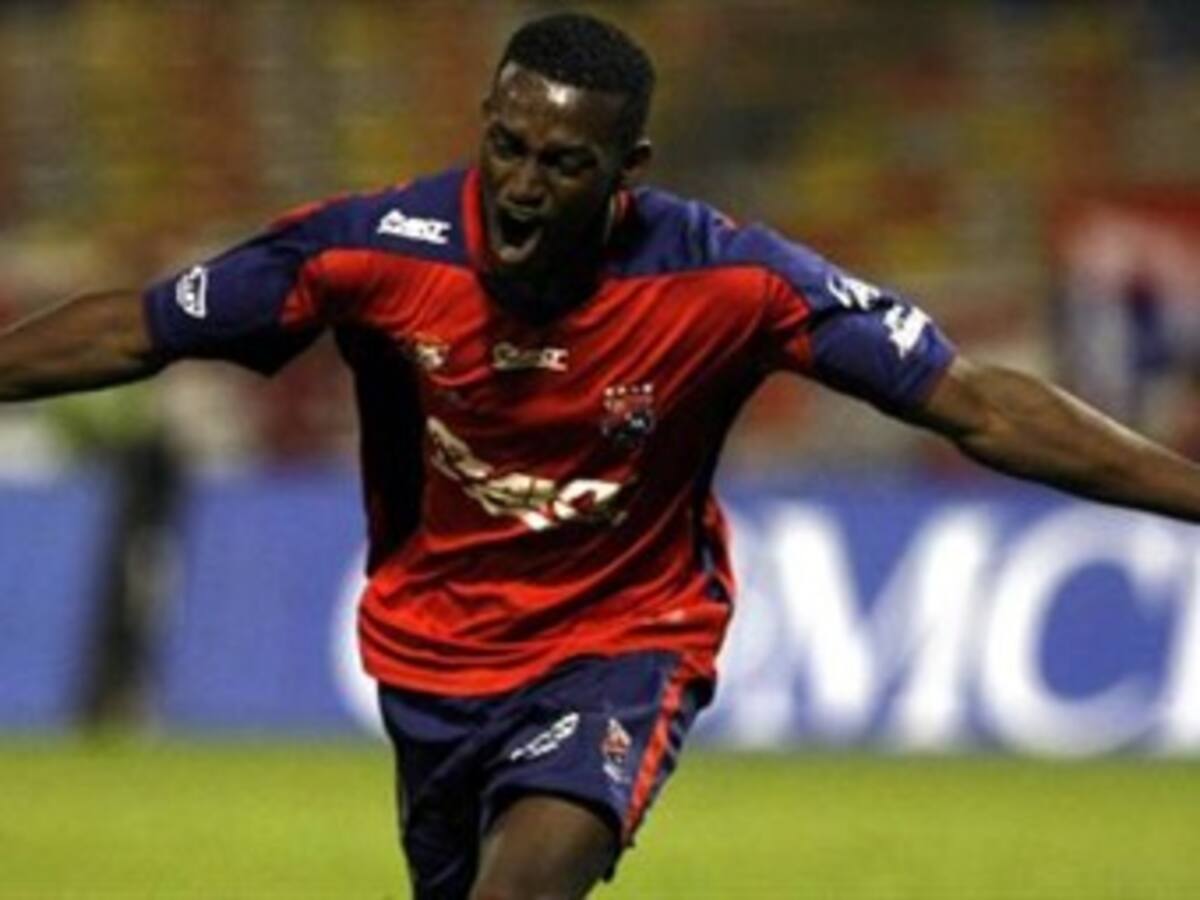 River Plate de Argentina buscará un préstamo para contratar a Jackson Martínez