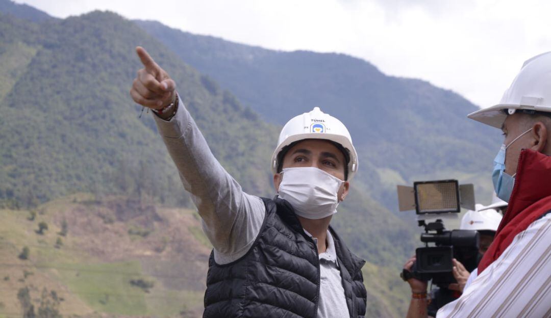 Director del Invías recorrió las obras complementarias al túnel de la línea