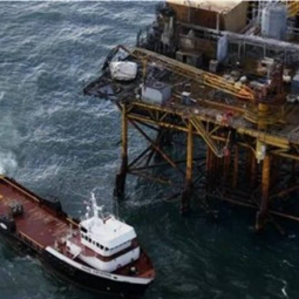 Explosión en un yacimiento de gas en el Golfo de México desata incendio