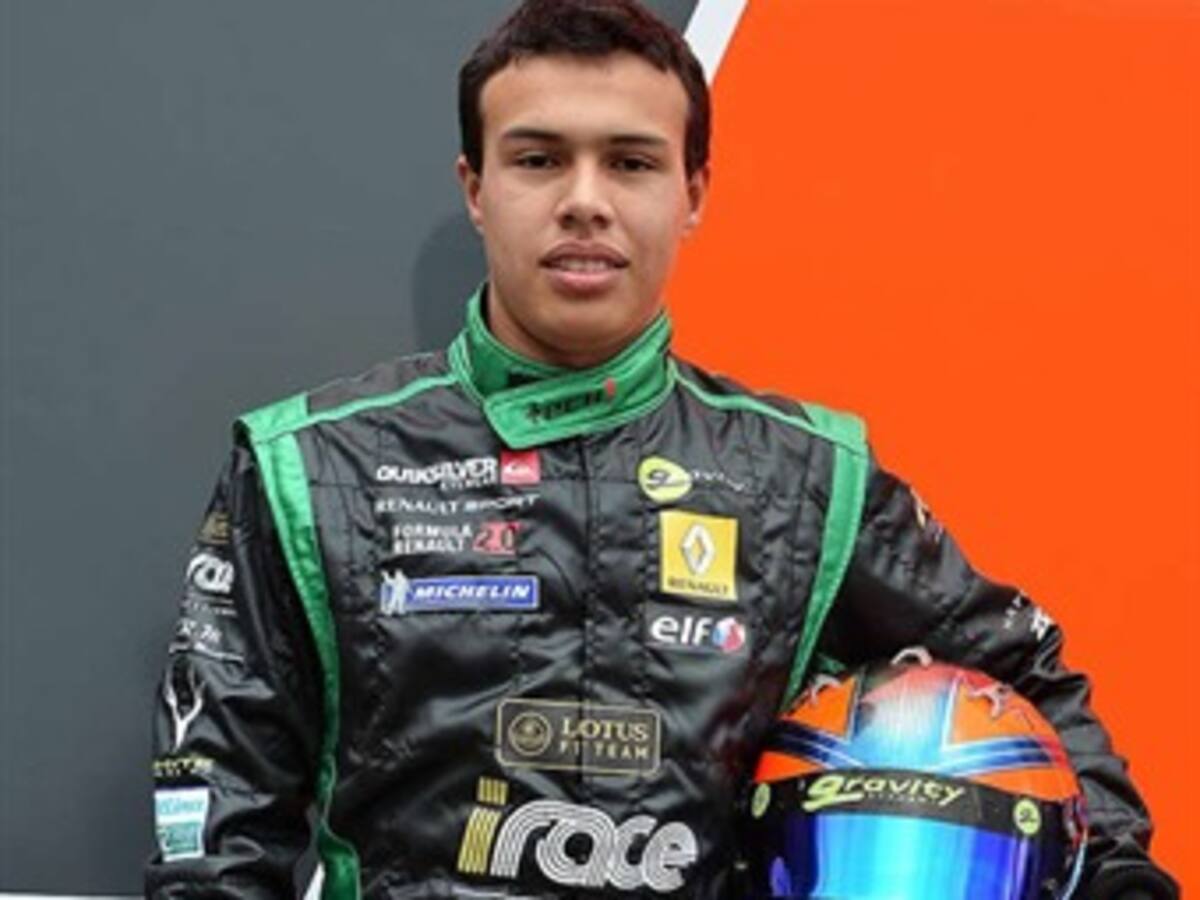 Oscar Tunjo, promesa colombiana para la Fórmula 1, visita Caracol Radio.