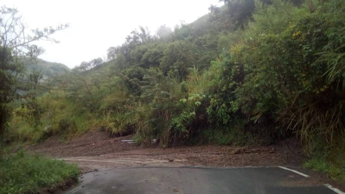 Vías afectadas por deslizamientos de tierra en municipios de Risaralda