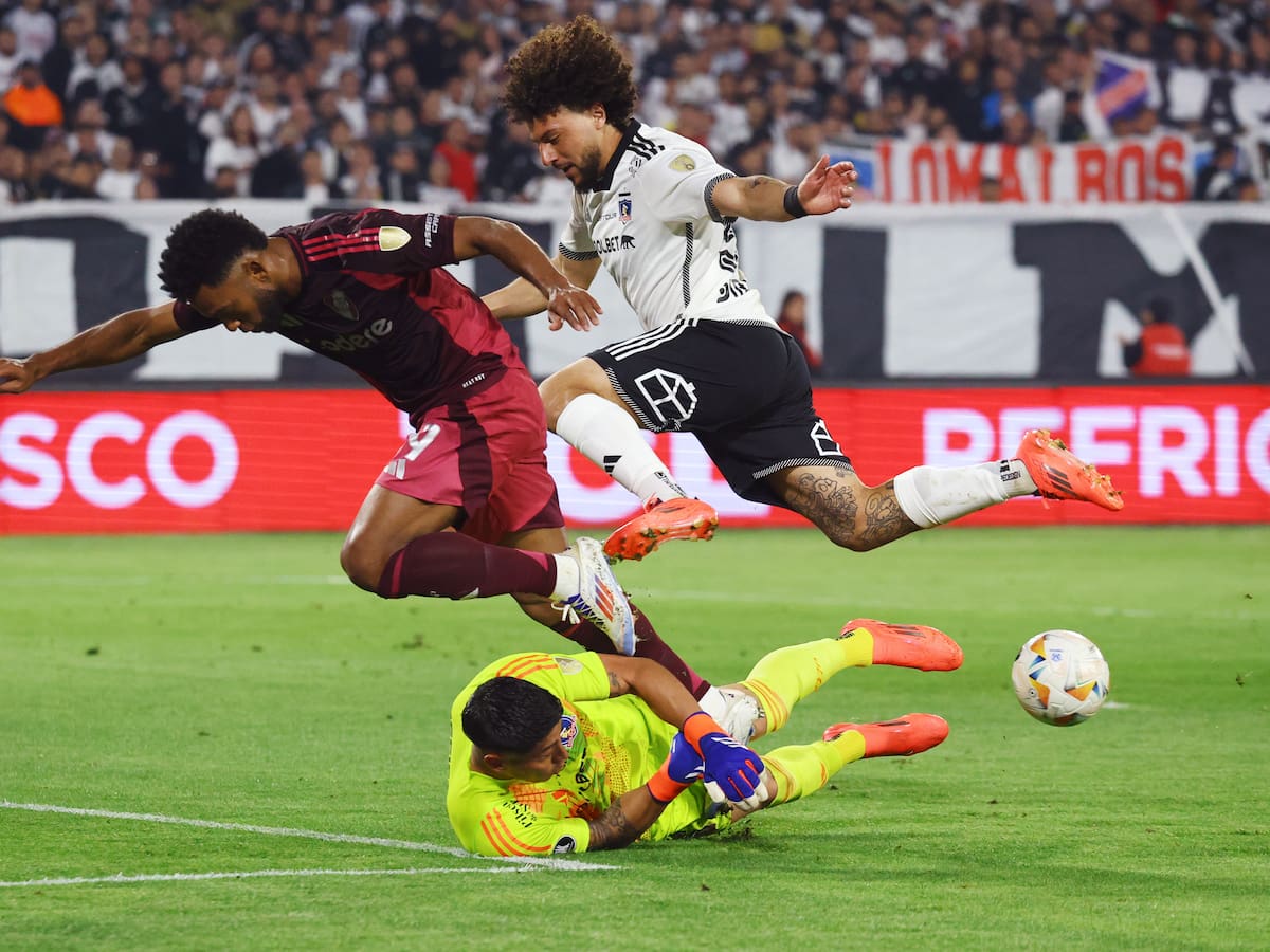 Presidente de Colo Colo, molesto por acción de Miguel Ángel Borja: “Es una asquerosidad”