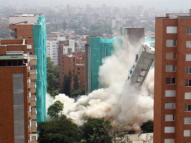 Fueron derribados los 48 apartamentos del edificio Bernavento de Medellín. Foto: Colprensa