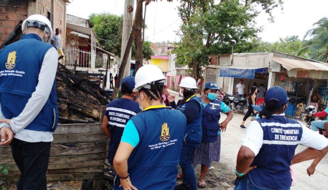 Uno de ellos se presentó en el sector Los Robles del barrio Nelson Mandela, donde una vivienda resultó con pérdidas totales tras una riña