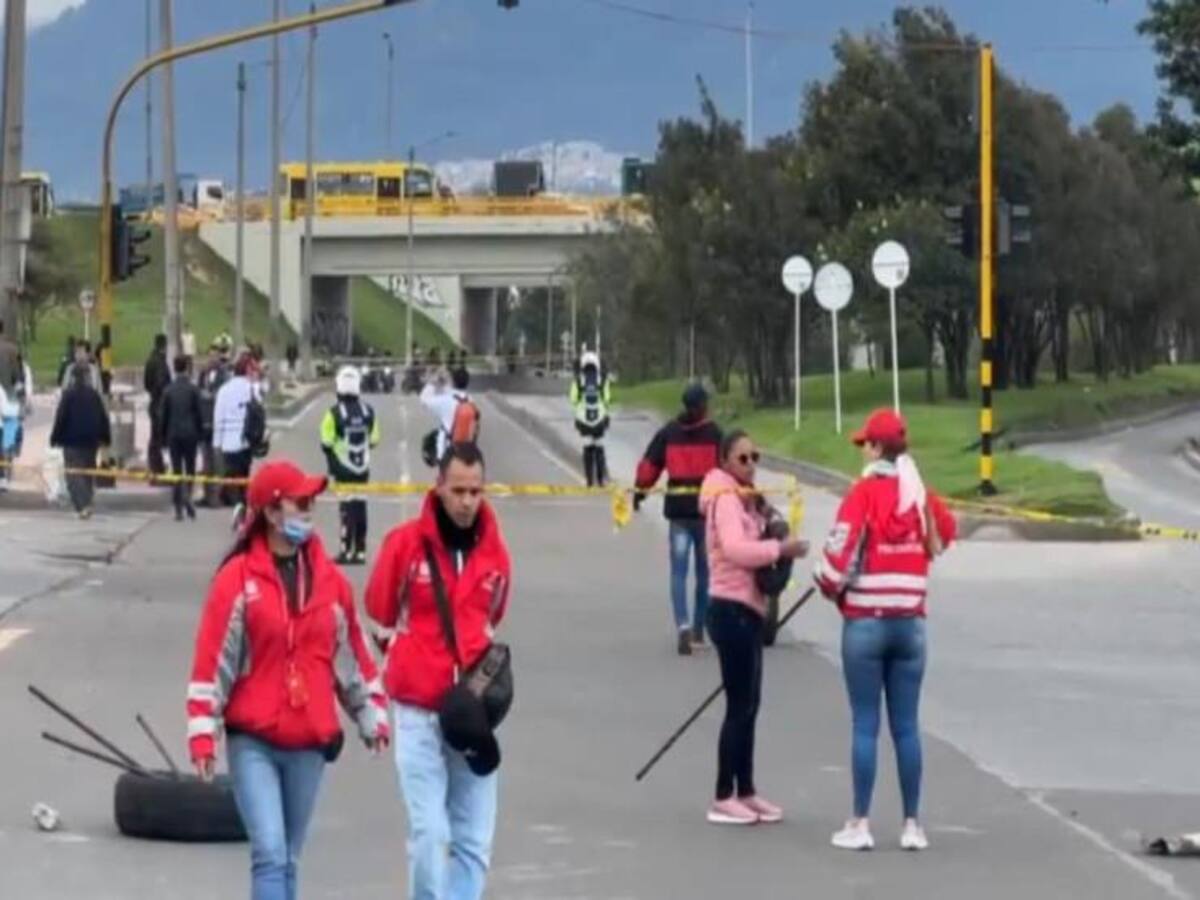 Protestas en Bogotá por falta de agua afectan movilidad en Portal Tunal y vías principales