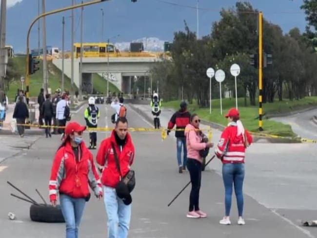 Protestas en Bogotá por falta de agua afectan movilidad en Portal Tunal y vías principales