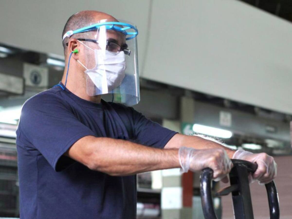 De fabricar juguetes a elaborar máscaras de protección: Gerente Boy Toys