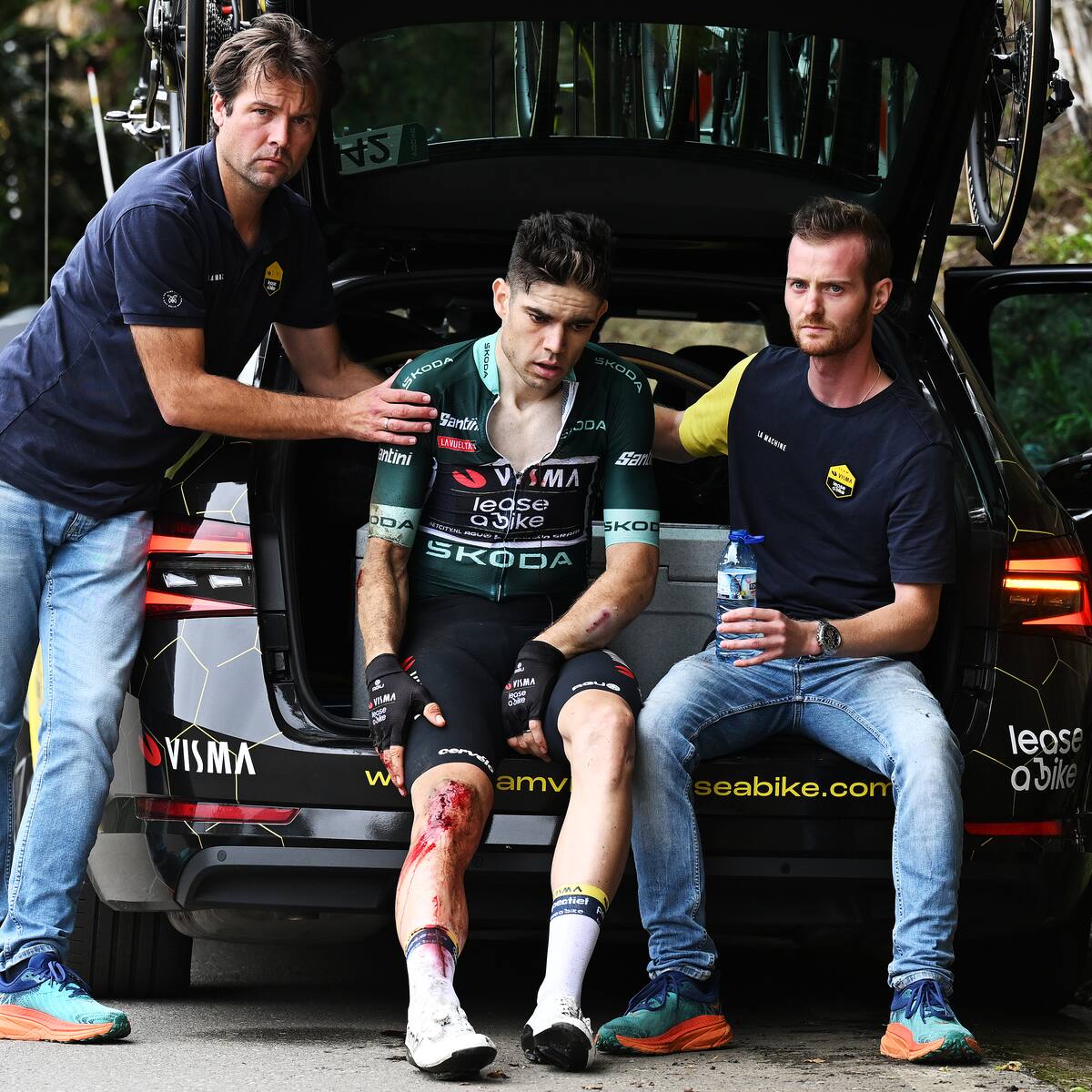 Wout Van Aert se retiró de la Vuelta a España por una fuerte caída