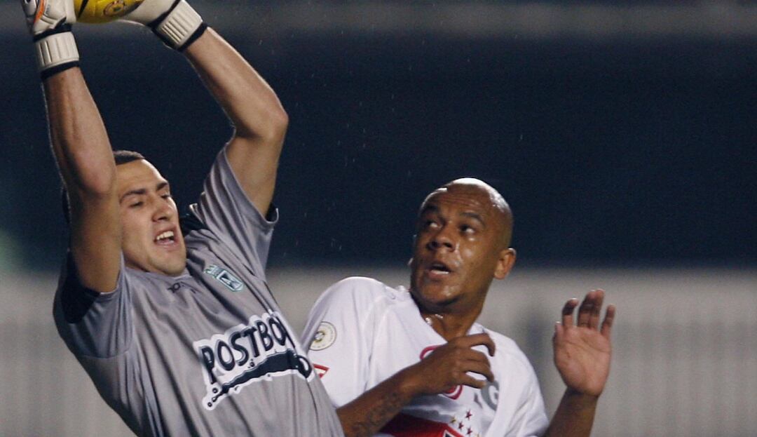 Davd Ospina debutó en 2005 en Atlético Nacional y militó en el club hasta el 2008.