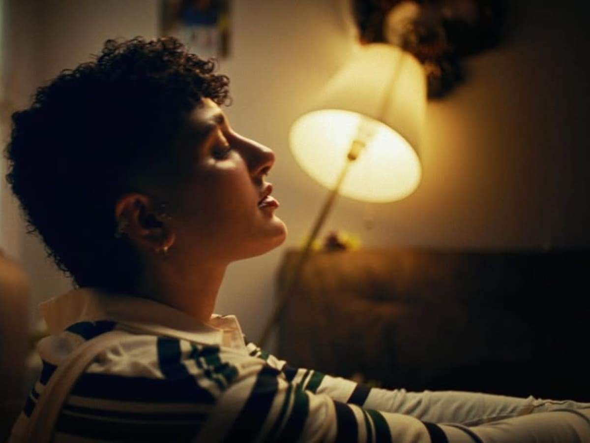 Amal: De una canción anónima a ser fichada por una compañía de entretenimiento