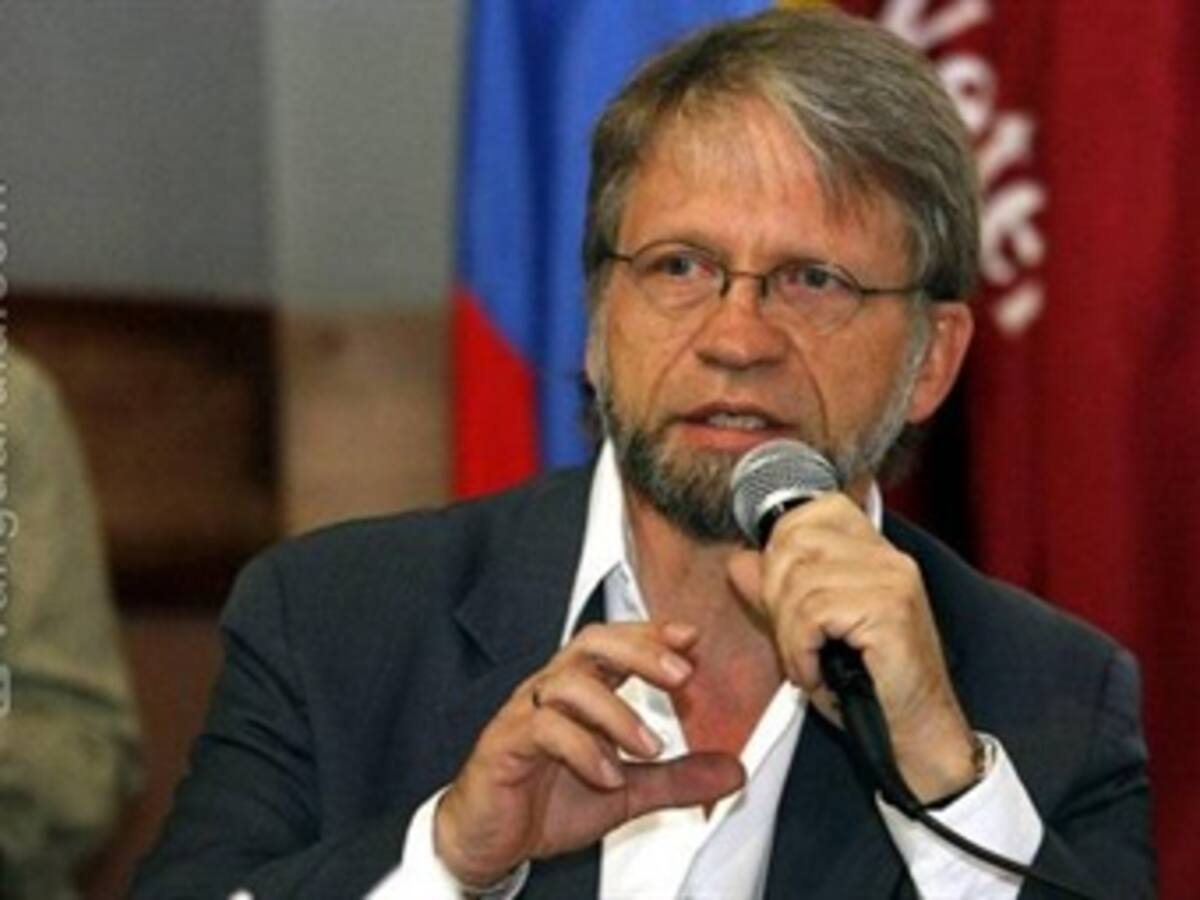 Mockus declina a última hora su aspiración al Congreso
