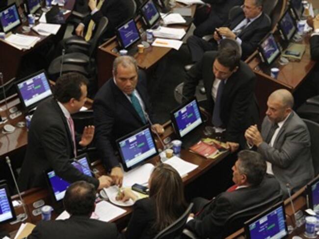 Derrotan en Senado Tribunal de Aforados de Claudia López