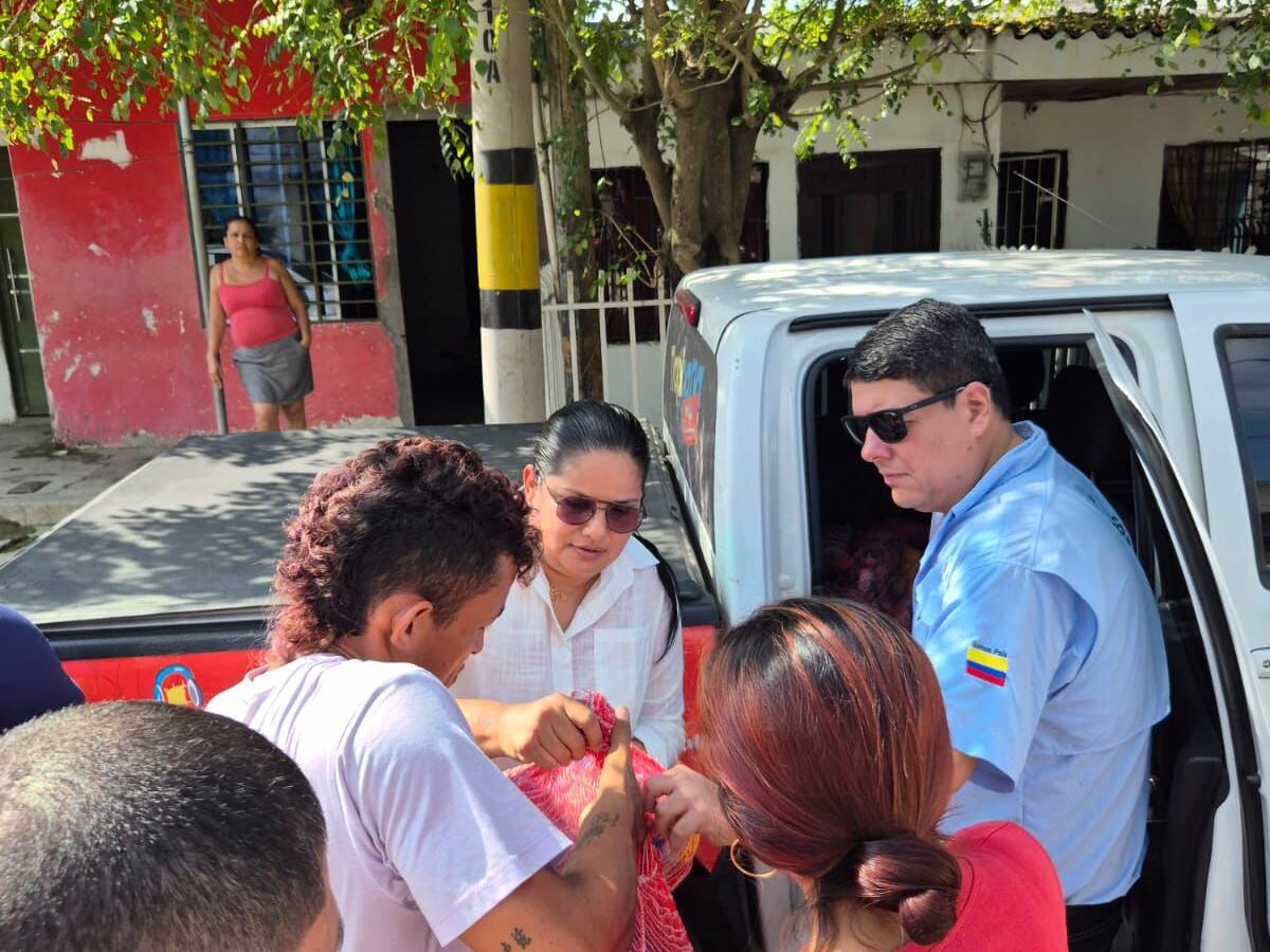 Cemento País llegó hasta zonas rurales de Montería con ayudas