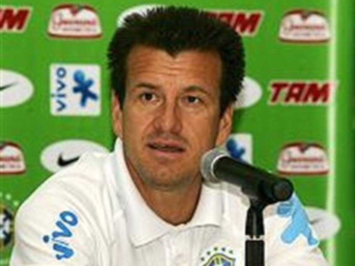 Brasil llama 4 nuevos jugadores para enfrentar a Chile por eliminatorias