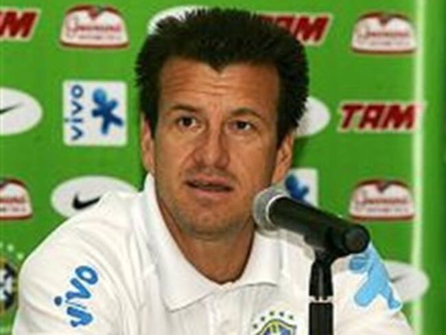 Brasil llama 4 nuevos jugadores para enfrentar a Chile por eliminatorias