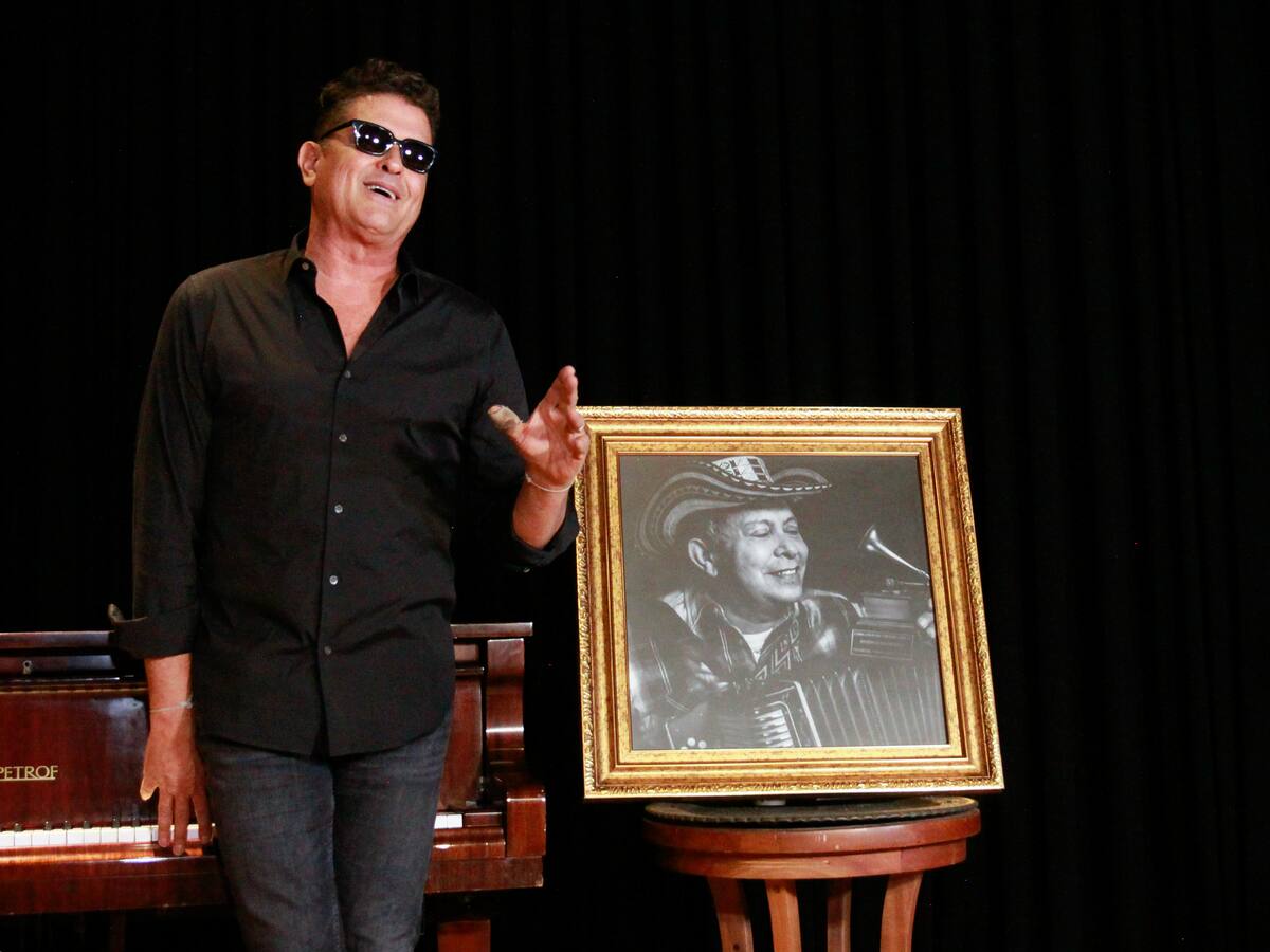 “Mi compadre Egidio seguirá entre nosotros”: Carlos Vives