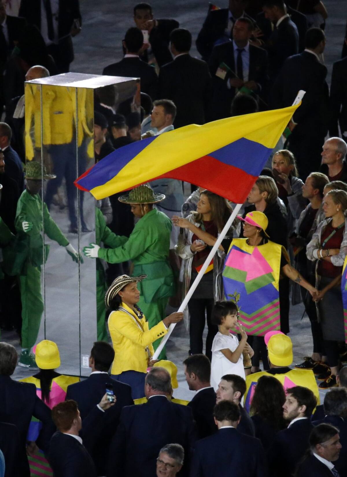 Colombia fue la delegación número 47 en desfilar por el Maracaná.