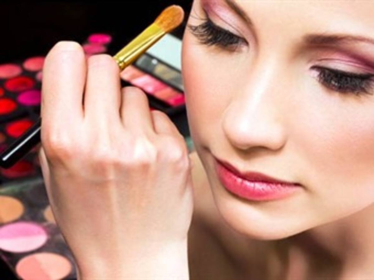¿Mujeres se sienten inseguras y vulnerables sin maquillaje?