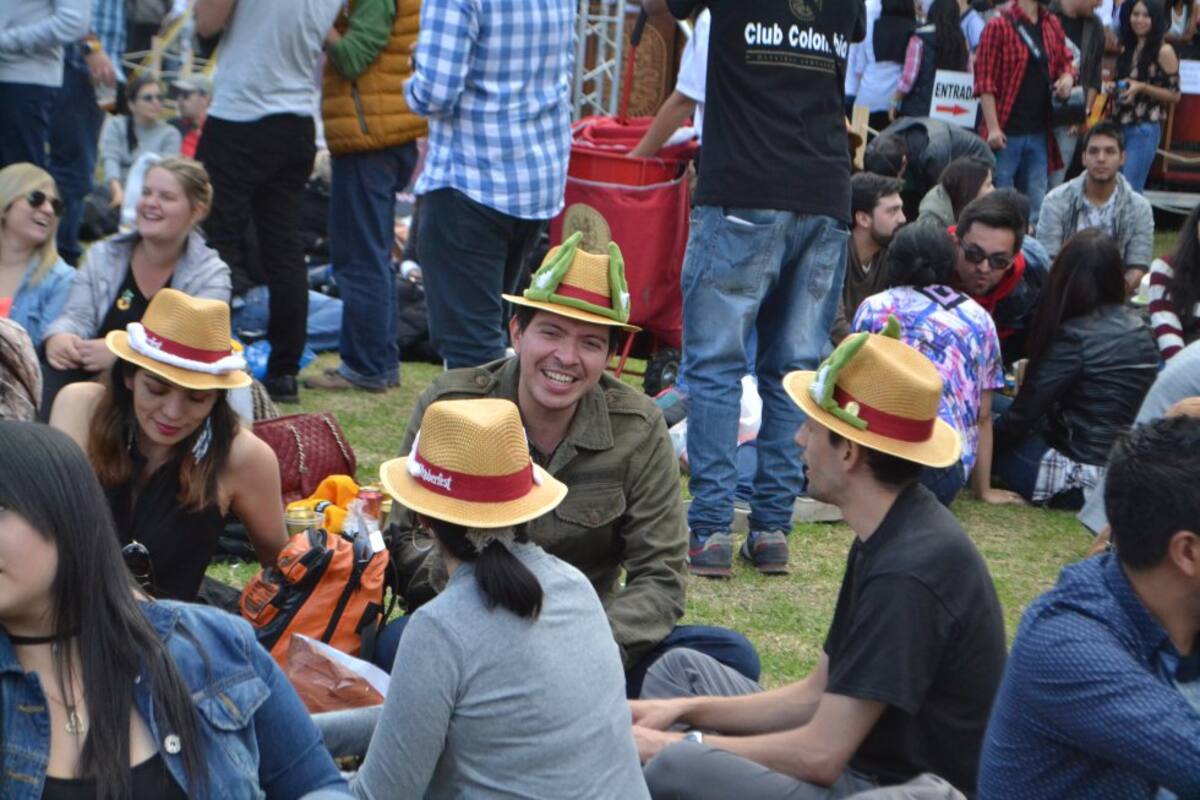 En el evento destacaron los sombreros alemanes y las pintas rebosantes de cerveza.