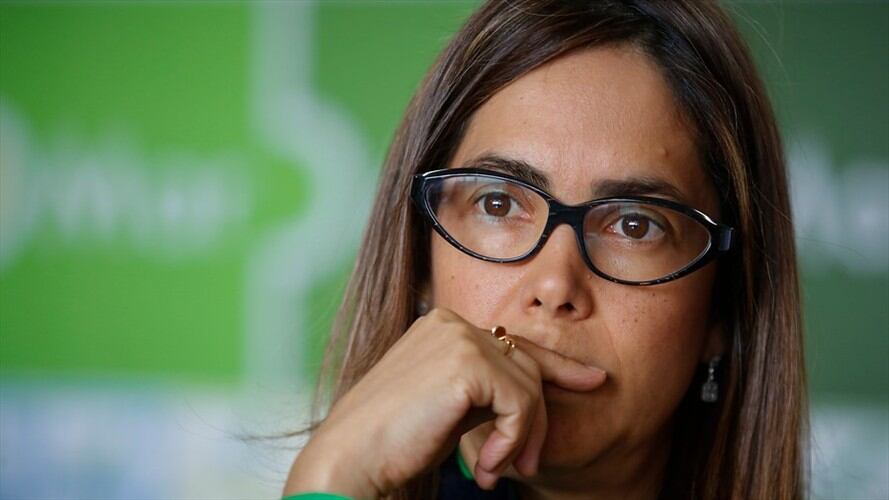 El colombiano que le reclamó a la exministra Gina Parody fue sancionado con una millonaria multa. Foto: Colprensa