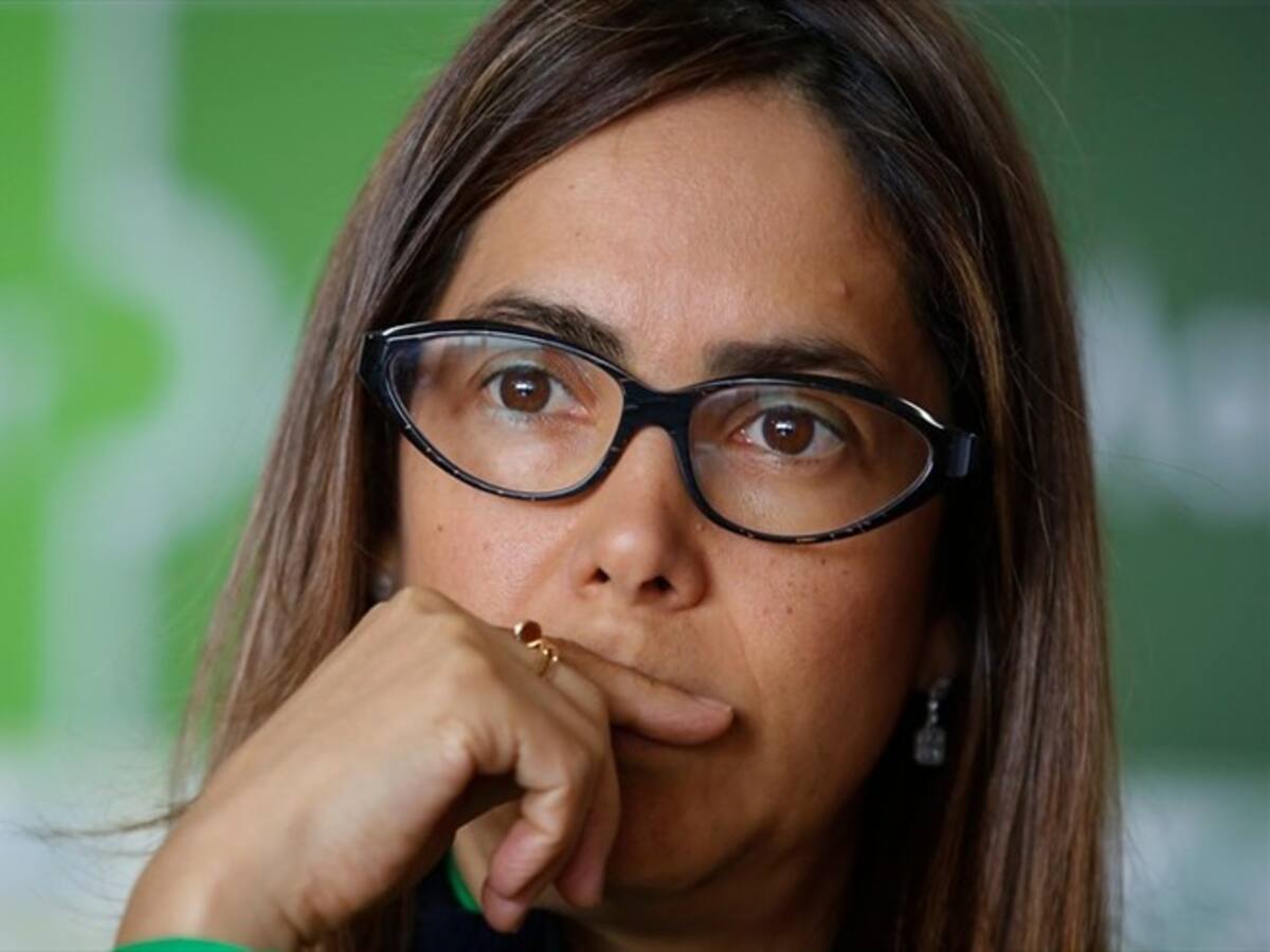 ¿Fue sancionada por la SIC la persona que cuestionó a Gina Parody en EE.UU.?