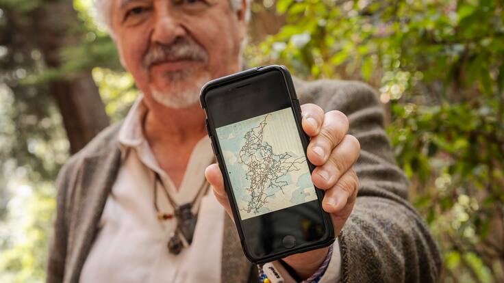 Médico recorre 1.105 municipios de Colombia en su Land Rover durante 20 años