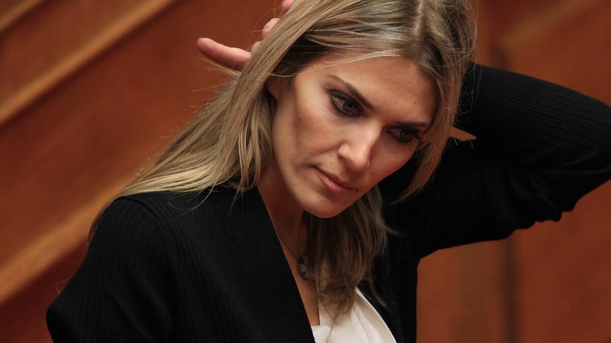 Retiran de sus funciones a vicepresidenta del Parlamento Europeo por corrupción