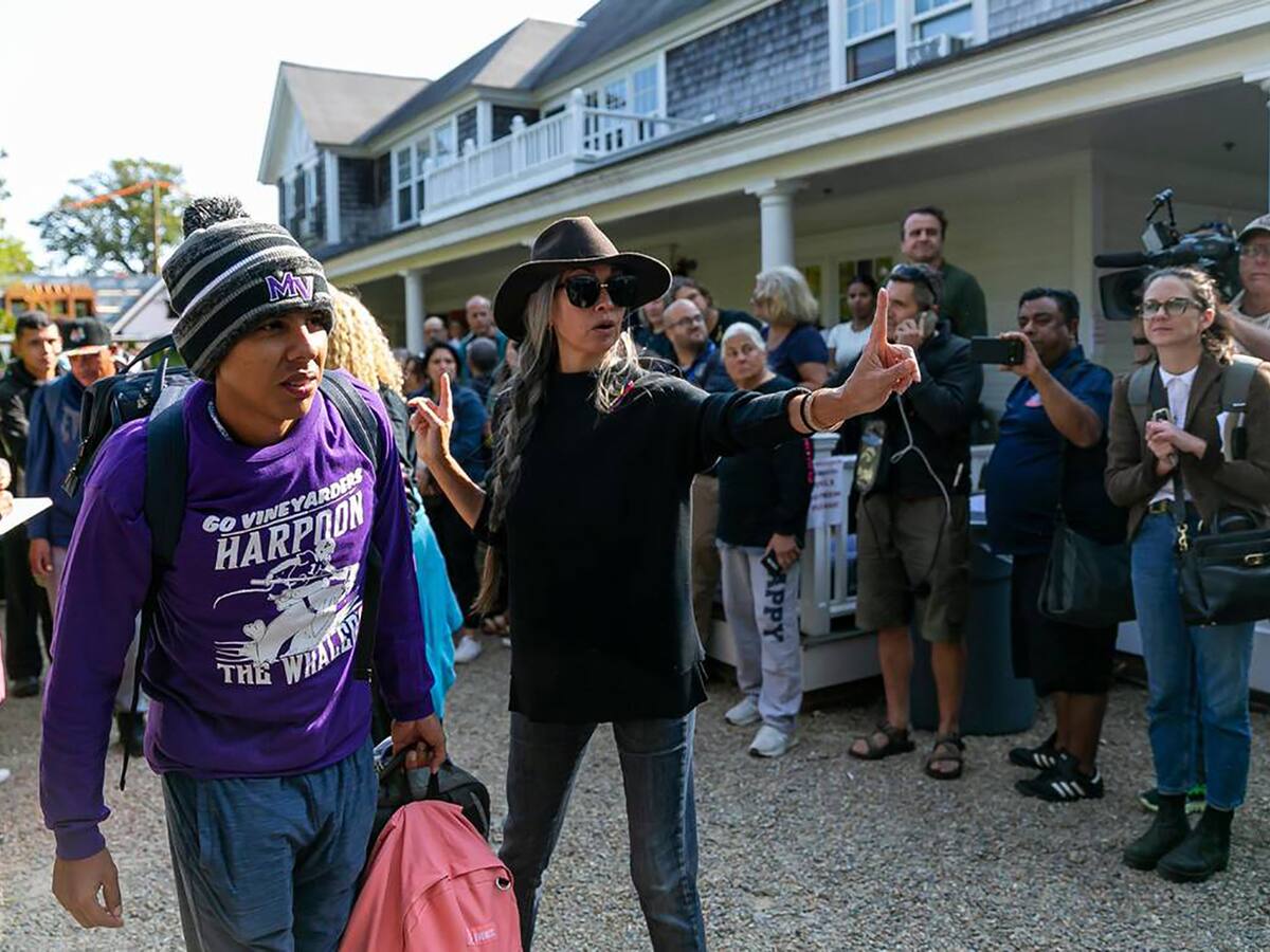 EEUU abre investigación por traslado de indocumentados de Texas a Martha’s Vineyard