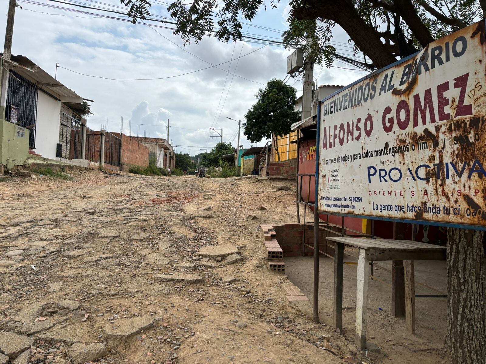 Comunidad del asentamiento Alfonso Gómez alerta afectaciones por cortes de agua. / Foto: Camilo Picón.