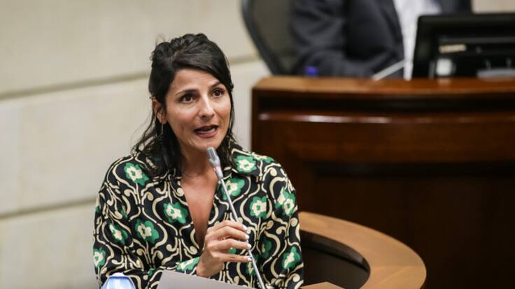 Irene Vélez dejaría su cargo de cónsul general en Reino Unido y regresará a Colombia