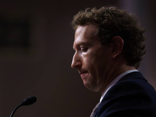 Washington Dc (Usa), 31/01/2024.- Meta CEO Mark Zuckerberg testifies before the Senate Judiciary Committee hearing on protecting children from sexual exploitation online in the Dirksen Senate Office Building in Washington, DC, USA, 31 January 2024. House lawmakers are finding rare bipartisan support for their Kids Online Safety Act, which seeks to fight online child sexual abuse. EFE/EPA/WILL OLIVER