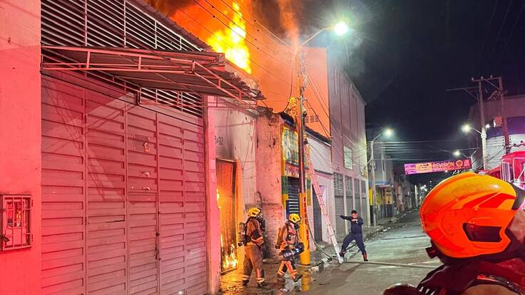 Incendio consumió recicladora en Bucaramanga