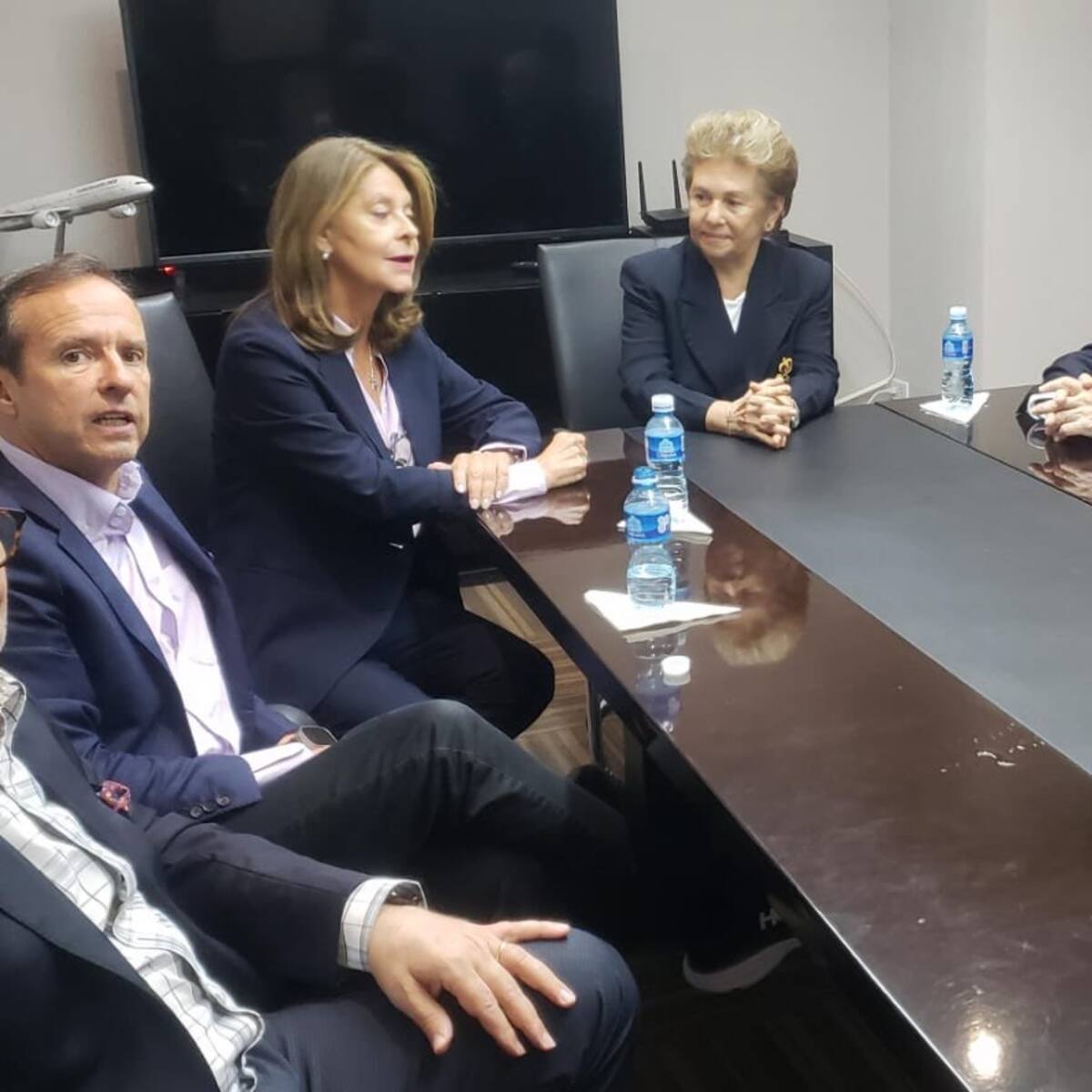 Venezuela impide llegada, desde Panamá, de expresidentes como observadores electorales