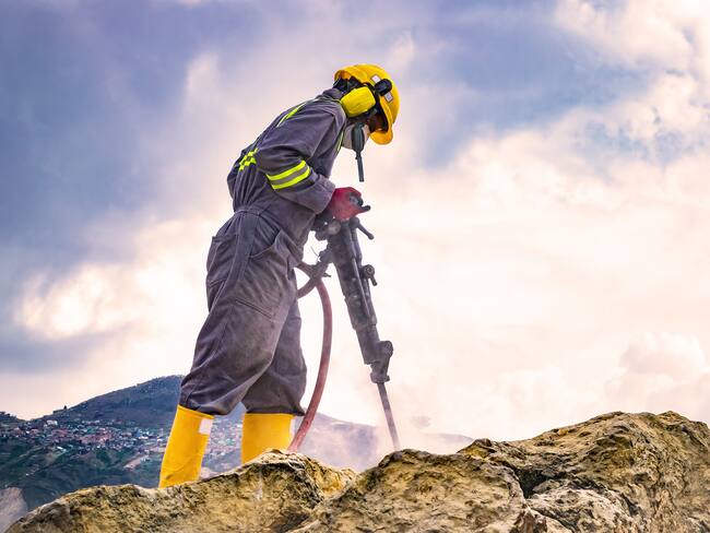 Las obras de infraestructura son grandes dinamizadores de la economía del país, sector que solo ha presentado un crecimiento en el PIB Nacional de 0.3%. /Archivo.