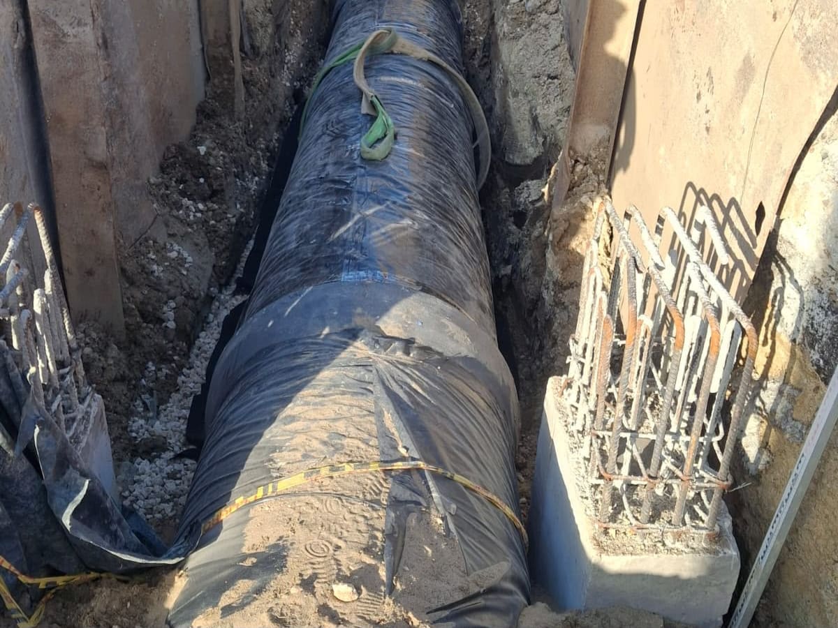 Instalación de nueva tubería de agua cruda en Cartagena avanza en un 85%