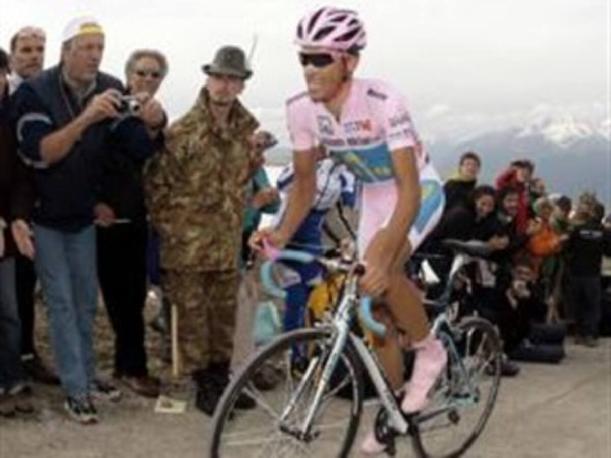 Alberto Contador ganó en los Alpes y asumió el liderato del Tour de Francia