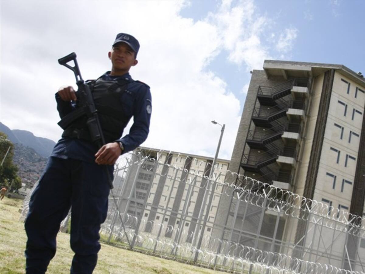 Para cuidar 1.800 presos solo hay dos guardias: Sindicato del Inpec