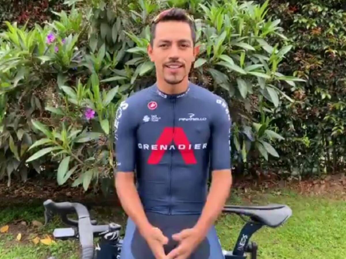 Daniel Felipe Martínez ya luce el uniforme del Ineos