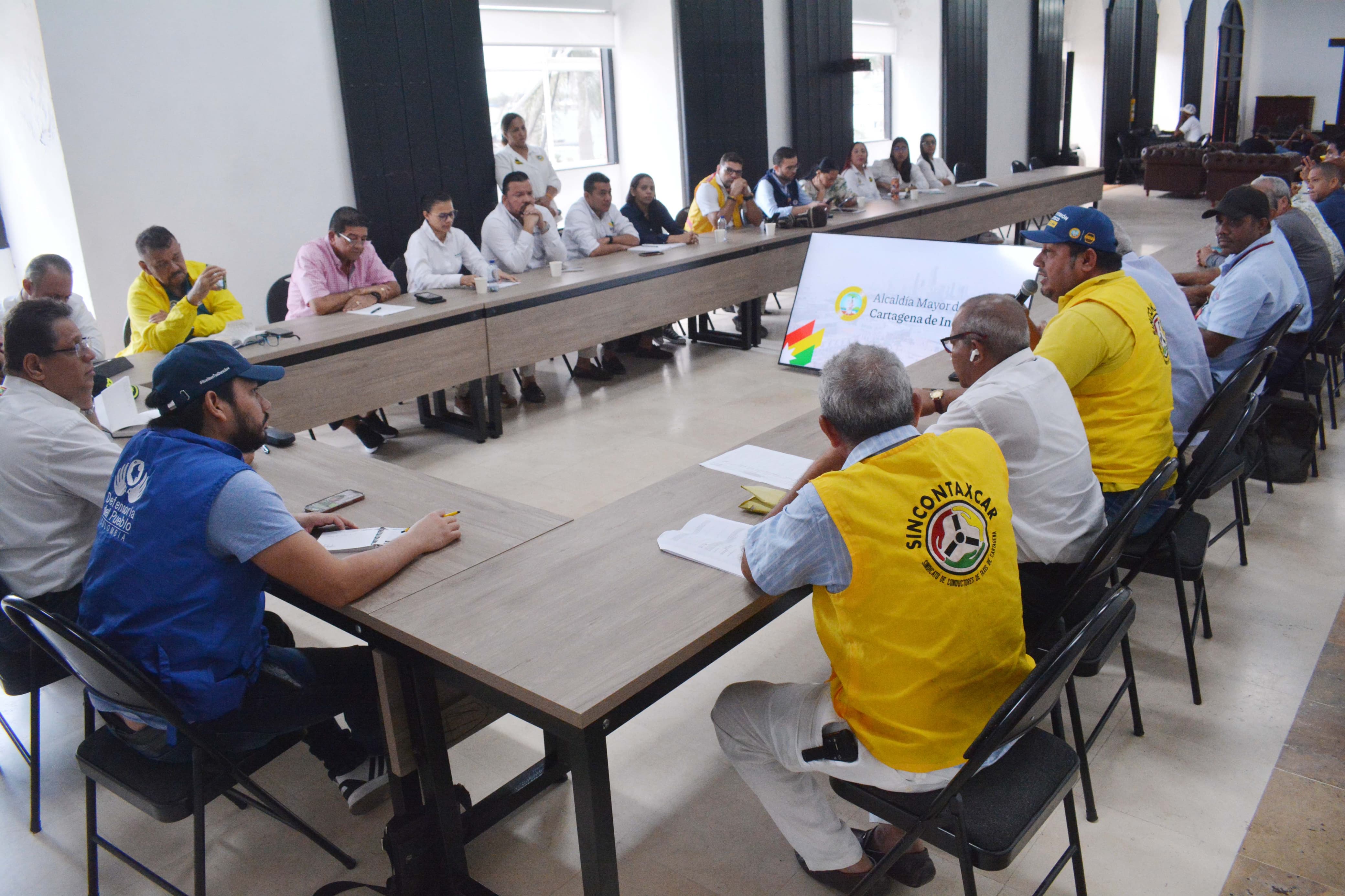 DATT cumple con los compromisos adquiridos con el gremio de taxistas de Cartagena