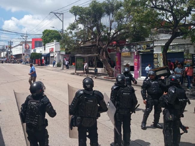 Nuevo enfrentamiento entre encapuchados y el Esmad en Barranquilla