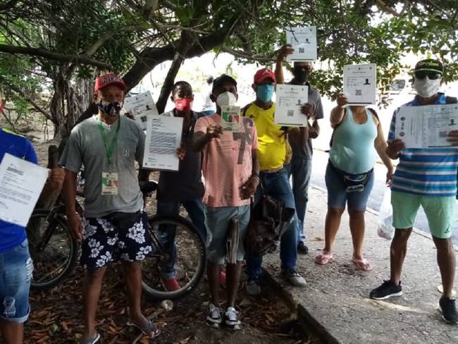 Nos impiden trabajar: vendedores del manglar en el Centro de Cartagena