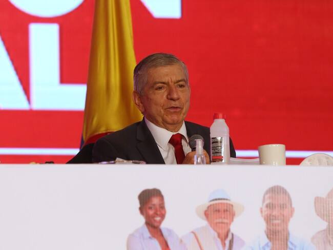 Lo que César Gaviria le pidió a Federico Gutiérrez: “fumigar con glifosato es más que inconveniente”.