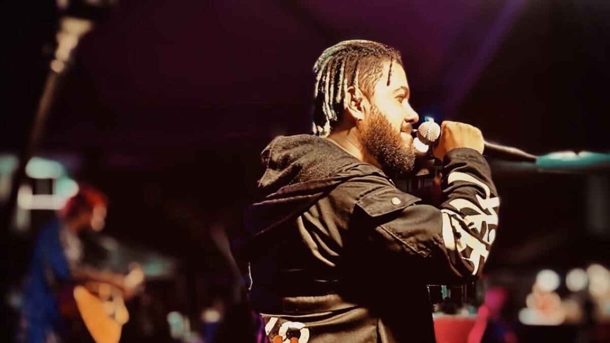 Sr Nowak, el psicólogo cantante